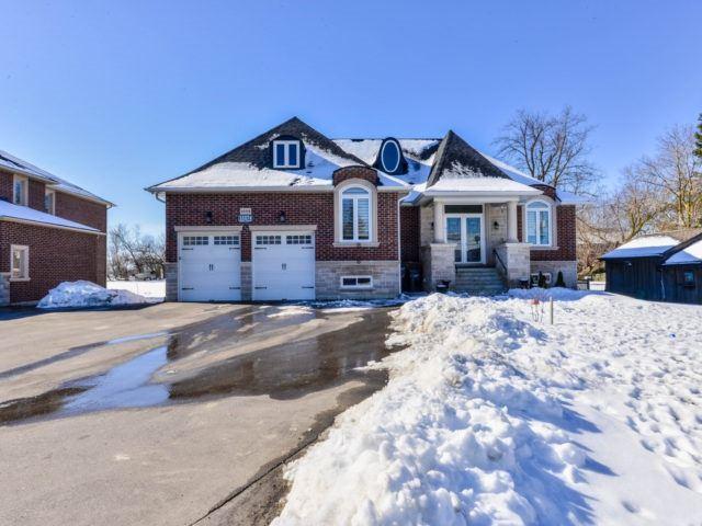 15374 Airport Rd, House detached with 4 bedrooms, 3 bathrooms and 4 parking in Caledon ON | Image 1