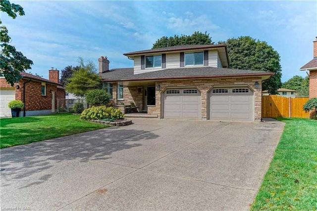 19 Amberwood Crt, House detached with 3 bedrooms, 4 bathrooms and 6 parking in St. Catharines ON | Image 1
