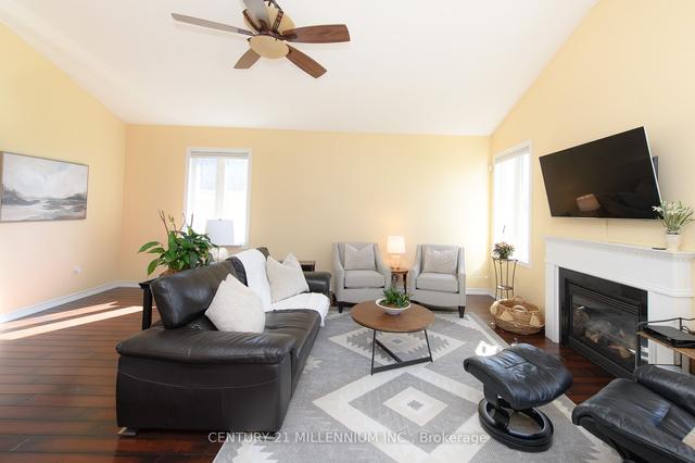 12 Surfside Cres, Condo with 5 bedrooms, 3 bathrooms and 4 parking in Collingwood ON | Image 23