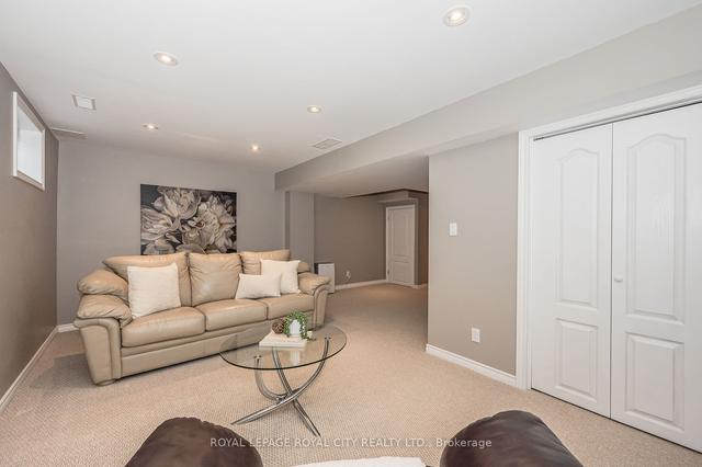 270 Severn Dr, House attached with 3 bedrooms, 3 bathrooms and 2 parking in Guelph ON | Image 21
