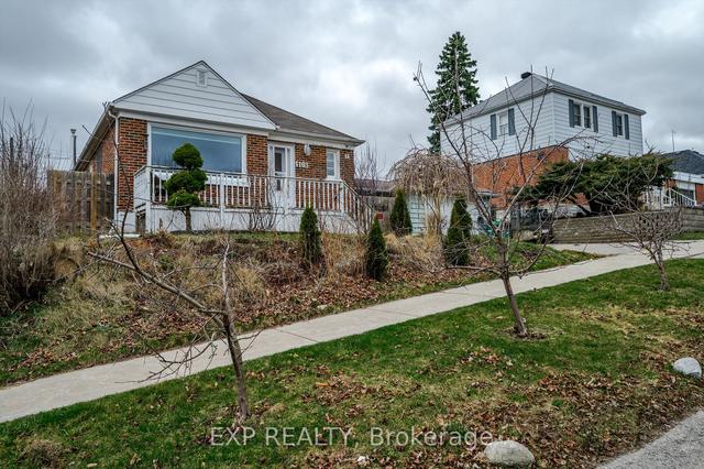 1103 Hilltop St, House detached with 2 bedrooms, 2 bathrooms and 5 parking in Peterborough ON | Image 1