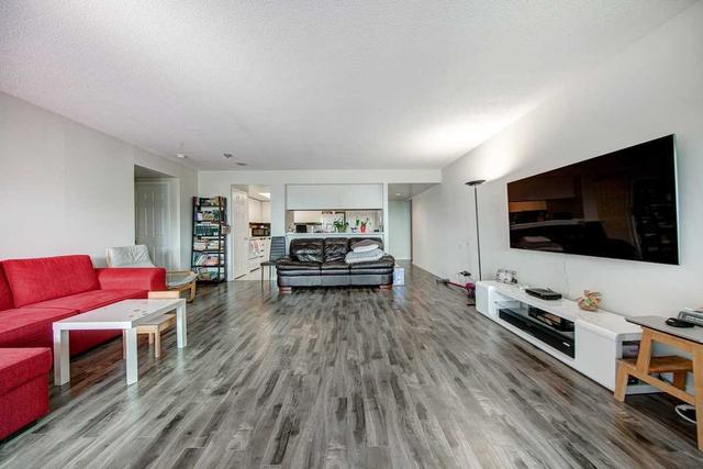 1312 - 77 Harbour Sq, Condo with 2 bedrooms, 2 bathrooms and 1 parking in Toronto ON | Image 25