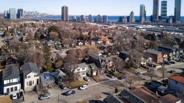 63 Guthrie Ave, House detached with 2 bedrooms, 2 bathrooms and 1 parking in Toronto ON | Image 22