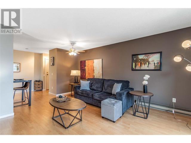 305 - 555 Rowcliffe Avenue, Condo with 2 bedrooms, 2 bathrooms and 1 parking in Kelowna BC | Image 7