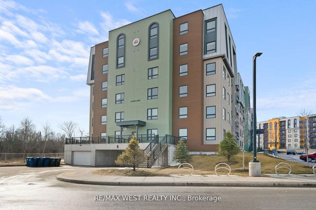 113 - 5 Chef Lane, Condo with 3 bedrooms, 2 bathrooms and 1 parking in Barrie ON | Image 1
