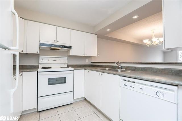 103 - 117 Edgehill Dr, Condo with 2 bedrooms, 1 bathrooms and 1 parking in Barrie ON | Image 6
