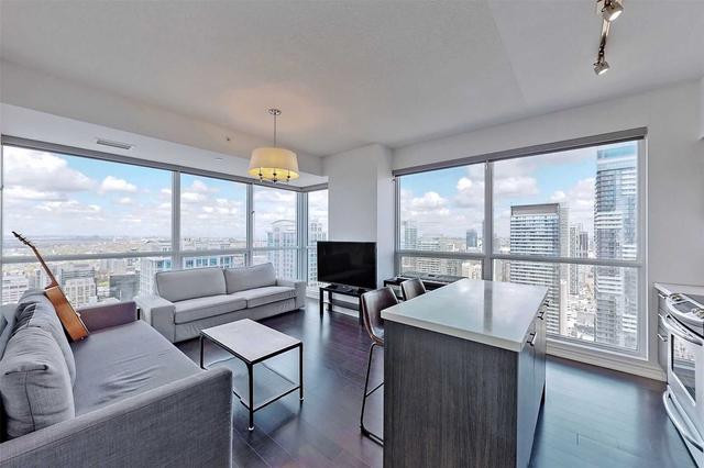4715 - 386 Yonge St, Condo with 2 bedrooms, 2 bathrooms and 1 parking in Toronto ON | Image 32