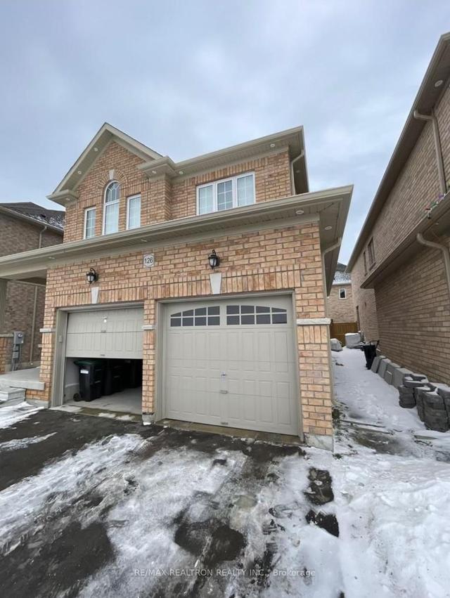 126 Gibson Circ, House detached with 2 bedrooms, 1 bathrooms and 1 parking in Bradford West Gwillimbury ON | Image 1
