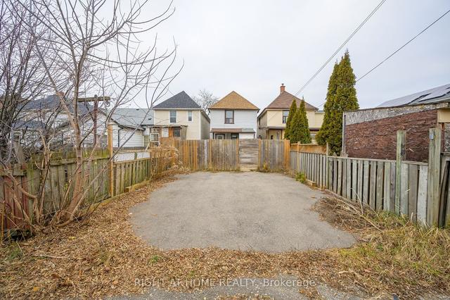 142 Belmont Ave, House detached with 3 bedrooms, 3 bathrooms and 4 parking in Hamilton ON | Image 24