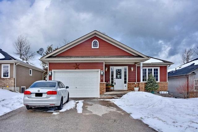 140 Constance Blvd, House detached with 2 bedrooms, 1 bathrooms and 5 parking in Wasaga Beach ON | Image 1