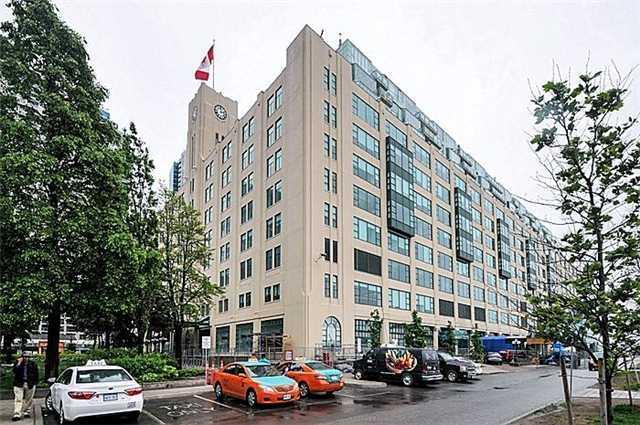 1003 - 211 Queens Quay W, Condo with 2 bedrooms, 3 bathrooms and 1 parking in Toronto ON | Image 1