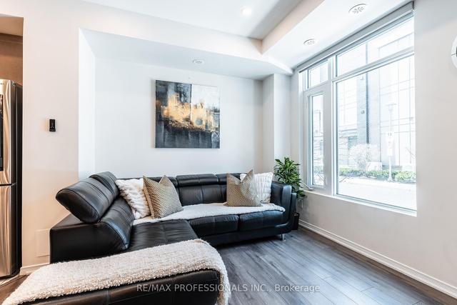 th87 - 15 Applewood Lane, Townhouse with 3 bedrooms, 3 bathrooms and 2 parking in Toronto ON | Image 28