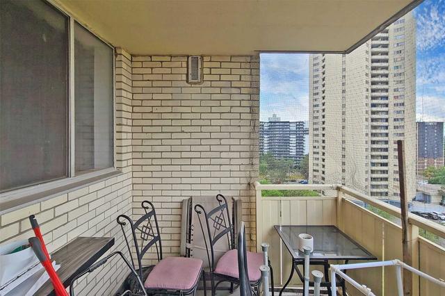 1002 - 320 Dixon Rd, Condo with 2 bedrooms, 1 bathrooms and 2 parking in Toronto ON | Image 15