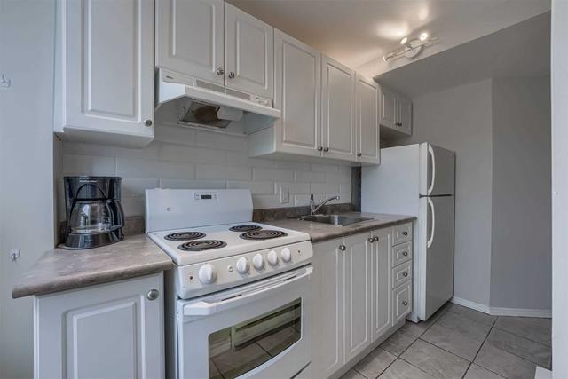 2 - 492 Indian Grve, House attached with 1 bedrooms, 1 bathrooms and 0 parking in Toronto ON | Image 2