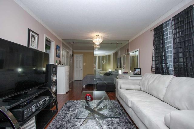 26 Worth Ave, House detached with 4 bedrooms, 4 bathrooms and 4 parking in Brampton ON | Image 7