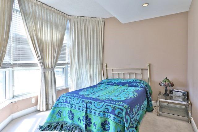 Ph10 - 1 Clark Ave W, Condo with 2 bedrooms, 3 bathrooms and 2 parking in Vaughan ON | Image 17