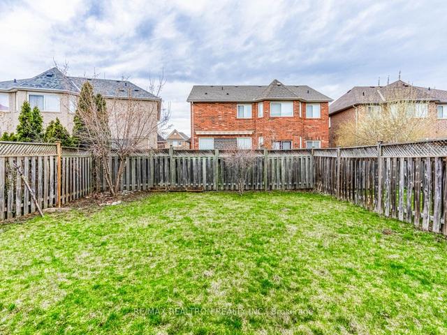 3167 Bentley Dr, House semidetached with 3 bedrooms, 3 bathrooms and 2 parking in Mississauga ON | Image 29