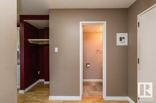 211 - 7805 159 St Nw, Condo with 3 bedrooms, 1 bathrooms and null parking in Edmonton AB | Image 11
