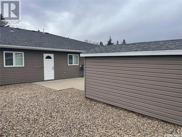 1100 C 95th Avenue, House semidetached with 2 bedrooms, 1 bathrooms and null parking in Tisdale SK | Image 5