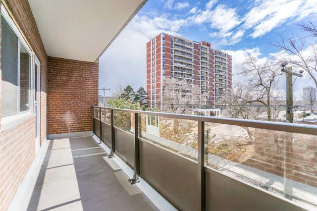 405 - 15 Elizabeth St N, Condo with 2 bedrooms, 2 bathrooms and 1 parking in Mississauga ON | Image 13