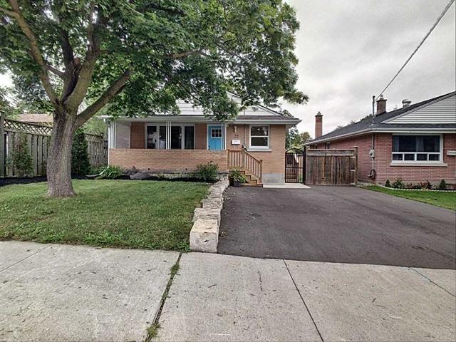 22 Fifth Ave, House detached with 3 bedrooms, 2 bathrooms and 2 parking in Cambridge ON | Image 1