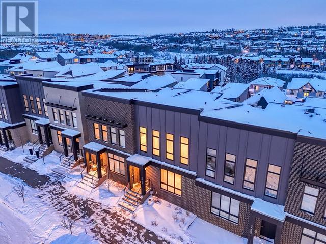 3048 85 Street Sw, House attached with 2 bedrooms, 3 bathrooms and 2 parking in Calgary AB | Image 3