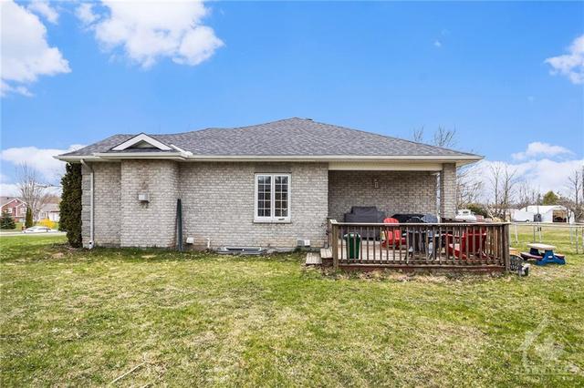 10 Meadowview Drive, House detached with 4 bedrooms, 2 bathrooms and 6 parking in North Grenville ON | Image 18