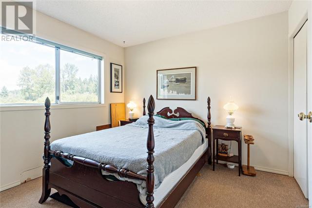 2445 Godfrey Rd, House detached with 5 bedrooms, 3 bathrooms and 4 parking in Nanaimo C BC | Image 14