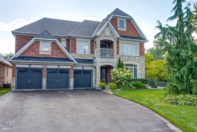 1250 Maddock Crt, House detached with 5 bedrooms, 4 bathrooms and 9 parking in Oshawa ON | Image 1