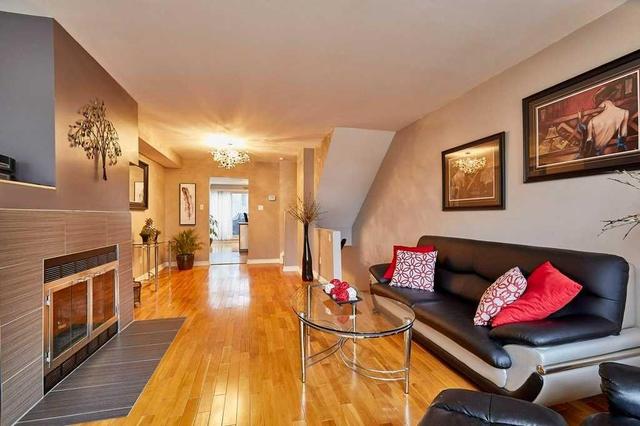 42 Cumberland Lane, Townhouse with 2 bedrooms, 2 bathrooms and 1 parking in Ajax ON | Image 5