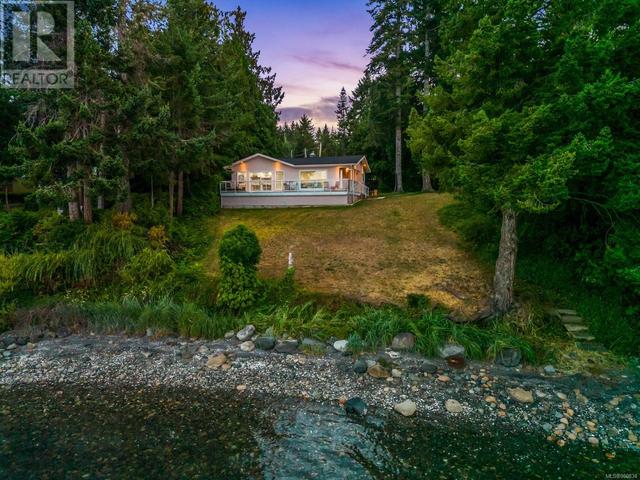 7770 Ships Point Rd, House detached with 2 bedrooms, 2 bathrooms and 4 parking in Comox Valley A BC | Image 41
