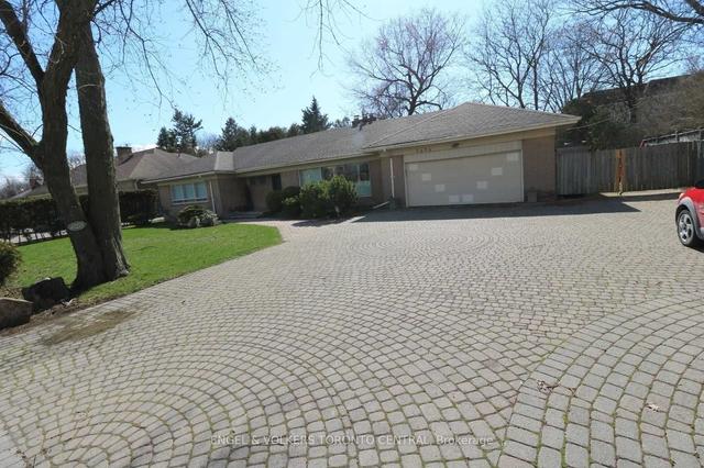 2424 Bayview Ave, House detached with 3 bedrooms, 3 bathrooms and 6 parking in Toronto ON | Image 2