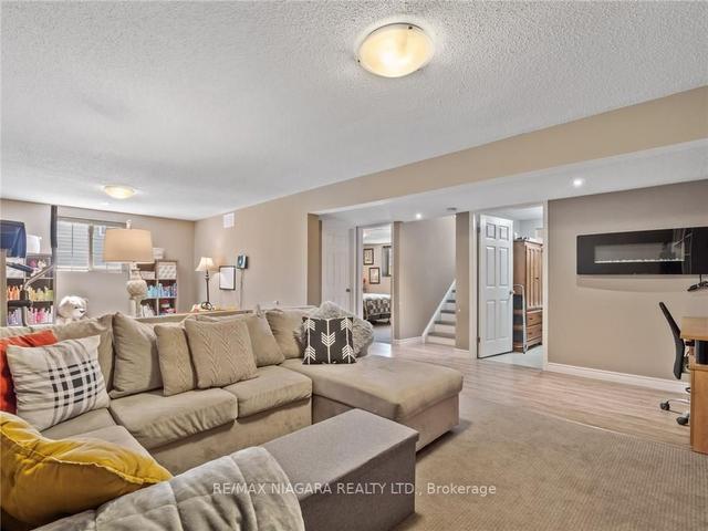 10 Hartzel Rd, House detached with 3 bedrooms, 2 bathrooms and 2 parking in St. Catharines ON | Image 7