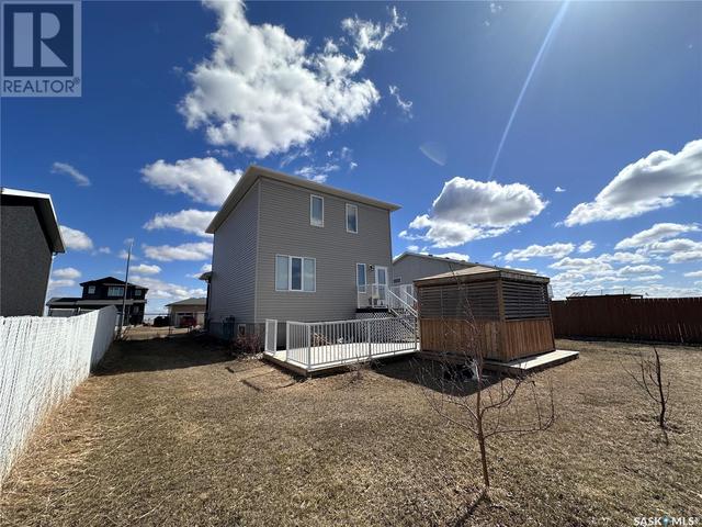220 Willow Street, House detached with 3 bedrooms, 3 bathrooms and null parking in Pense SK | Image 38