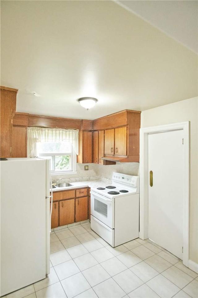 209 King St, House detached with 3 bedrooms, 3 bathrooms and 1 parking in Toronto ON | Image 4