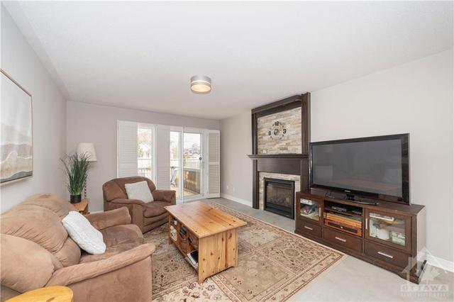 1382 Chicory Place, House detached with 2 bedrooms, 2 bathrooms and 3 parking in Ottawa ON | Image 4