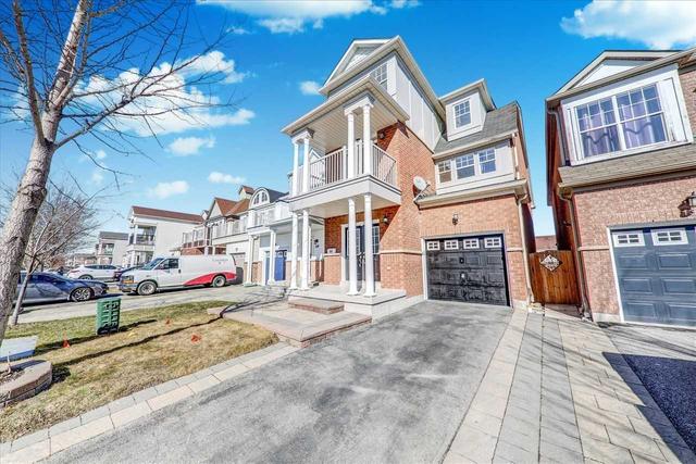 135 Lakeridge Dr, House detached with 4 bedrooms, 5 bathrooms and 3 parking in Toronto ON | Image 1