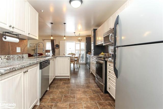 138 Constance Boulevard, House detached with 5 bedrooms, 3 bathrooms and 7 parking in Wasaga Beach ON | Image 5