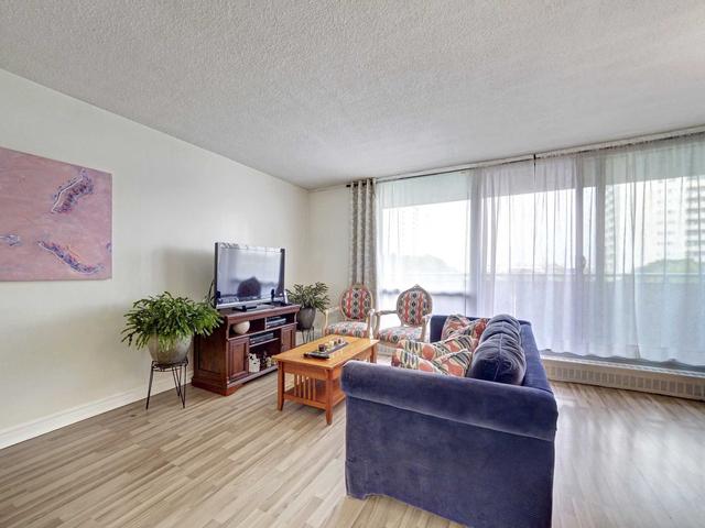 611 - 1338 York Mills Rd, Condo with 3 bedrooms, 2 bathrooms and 1 parking in Toronto ON | Image 8