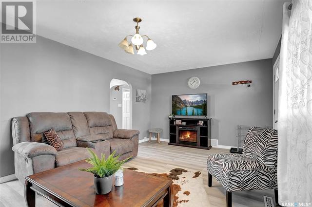 1147 Montgomery Street, House detached with 3 bedrooms, 2 bathrooms and null parking in Moose Jaw SK | Image 9