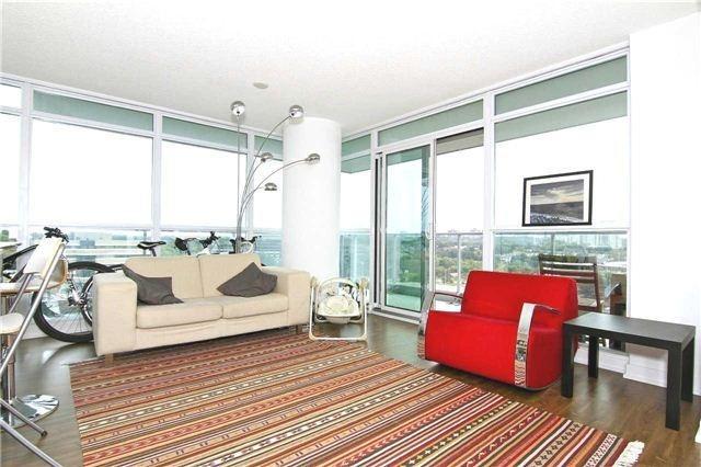 702 - 33 Singer Crt, Condo with 2 bedrooms, 2 bathrooms and 1 parking in Toronto ON | Image 3
