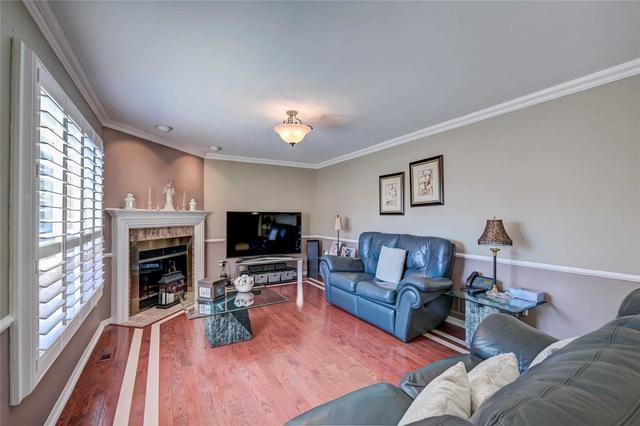 445 Mccaffrey Rd, House detached with 4 bedrooms, 5 bathrooms and 9 parking in Newmarket ON | Image 3
