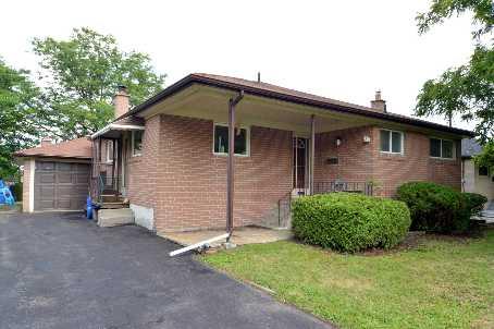 80 Murray Dr, House detached with 3 bedrooms, 2 bathrooms and 4 parking in Aurora ON | Image 1