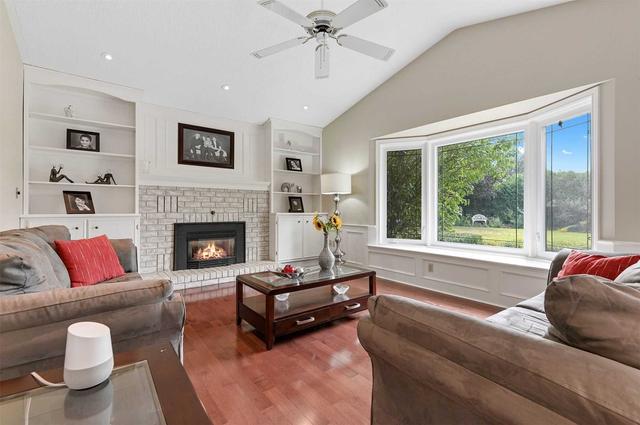 7656 St. Augustine Cres, House detached with 4 bedrooms, 4 bathrooms and 6 parking in Niagara Falls ON | Image 4