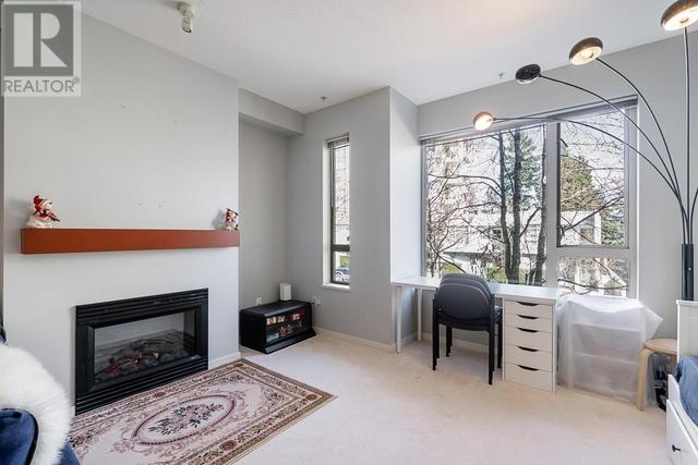 130 - 9229 University Crescent, House attached with 2 bedrooms, 2 bathrooms and 1 parking in Burnaby BC | Image 4