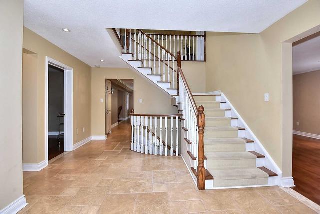 1799 Appleview Rd, House detached with 4 bedrooms, 4 bathrooms and 6 parking in Pickering ON | Image 3