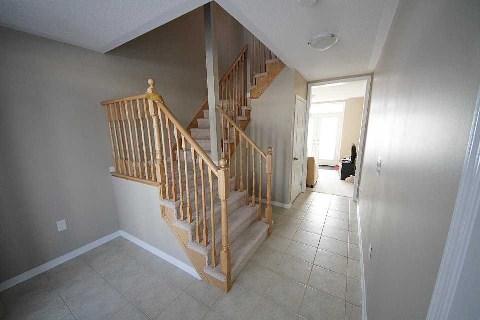 12466 Kennedy Rd, Townhouse with 3 bedrooms, 2 bathrooms and 1 parking in Caledon ON | Image 3