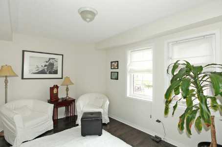 th87 - 117b The Queensway Ave, Townhouse with 3 bedrooms, 3 bathrooms and 1 parking in Toronto ON | Image 7