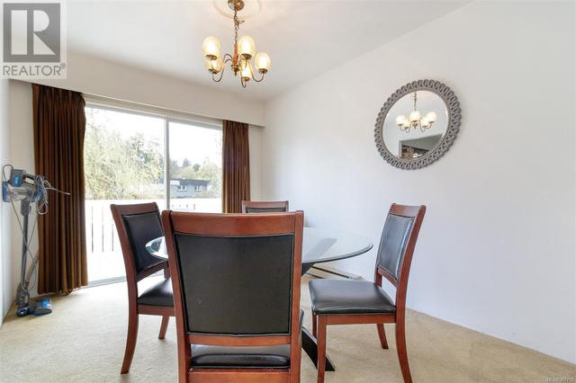 3998 Interurban Rd, House detached with 5 bedrooms, 3 bathrooms and 2 parking in Saanich BC | Image 13