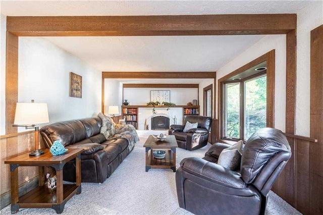 36 Royal Henley Blvd, House detached with 4 bedrooms, 3 bathrooms and 6 parking in St. Catharines ON | Image 10